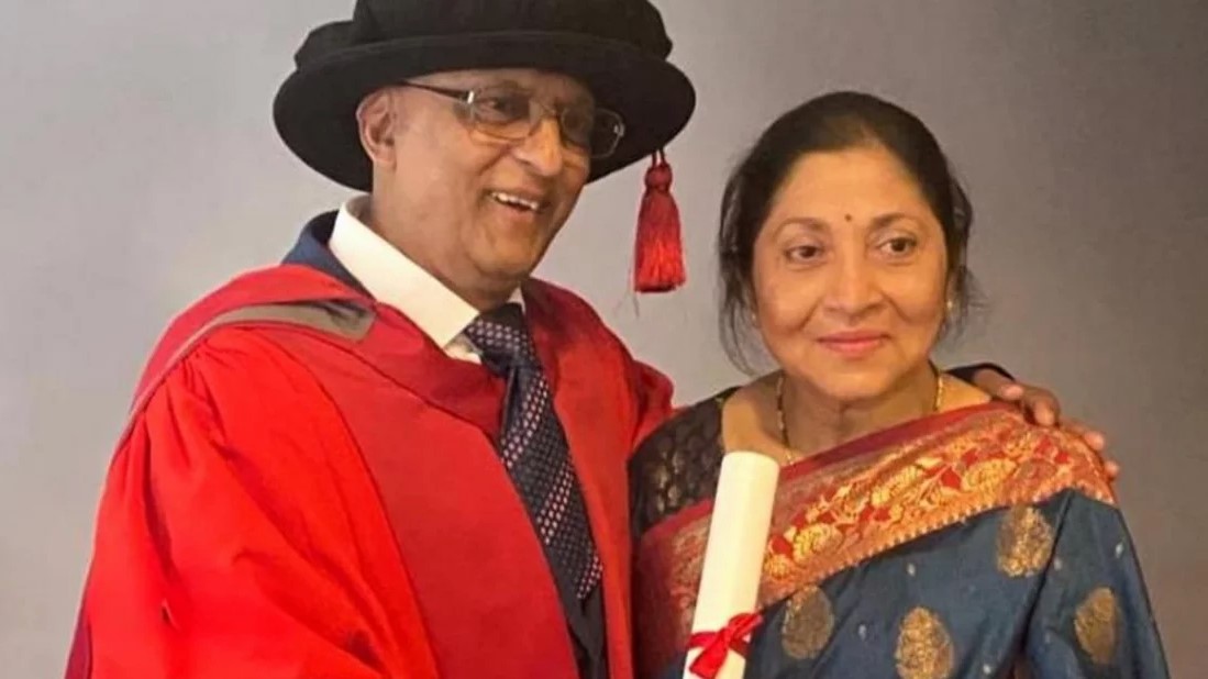 বাবাকে দেওয়া প্রতিশ্রুতি রাখতে ৬৯ বছর বয়সে করলেন পিএইচডি